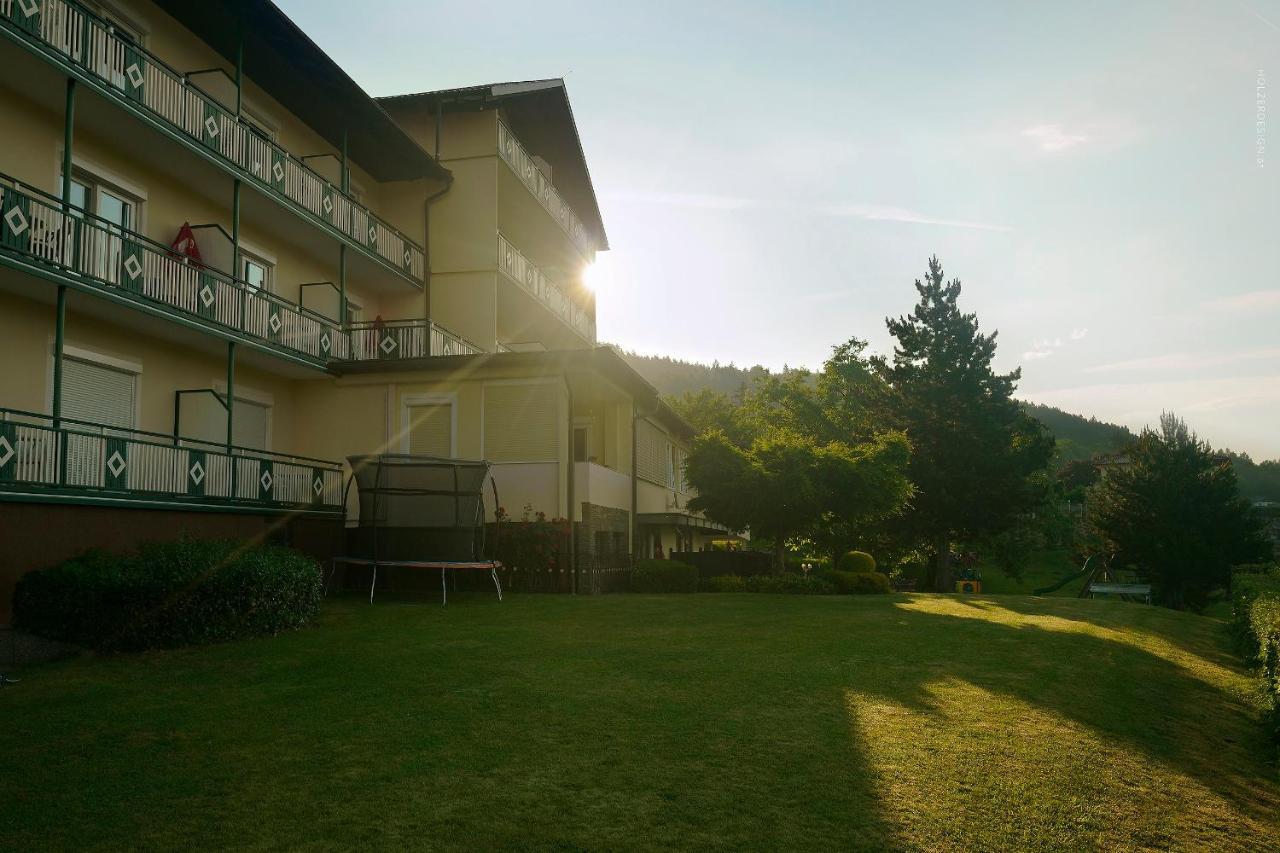 Appartementhotel Karawankenblick Portschach am Woerthersee Exterior photo