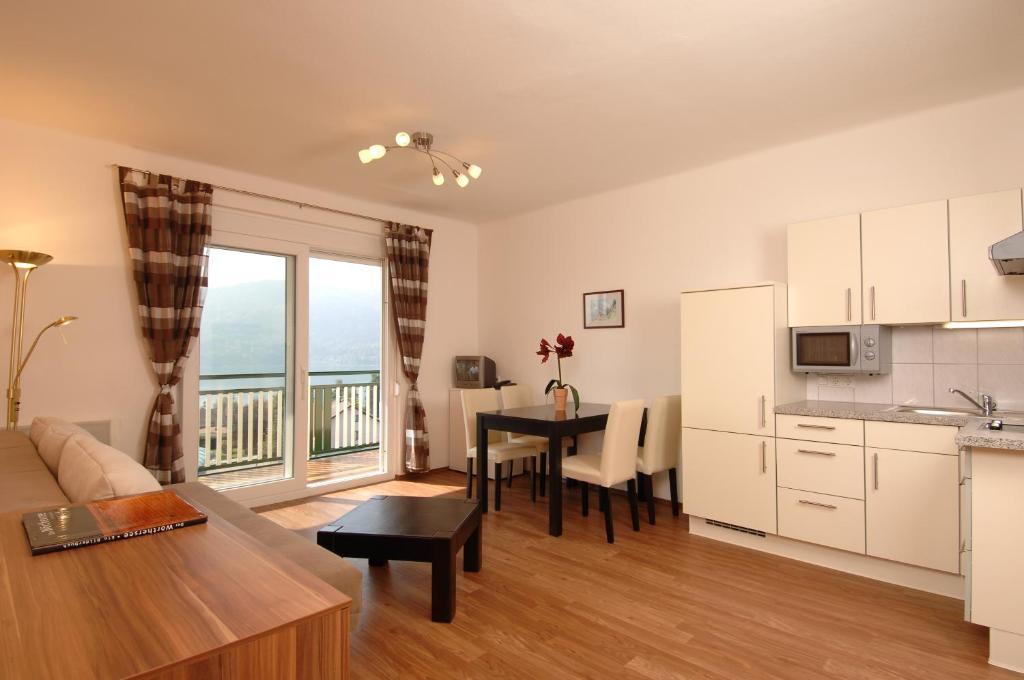 Appartementhotel Karawankenblick Portschach am Woerthersee Room photo